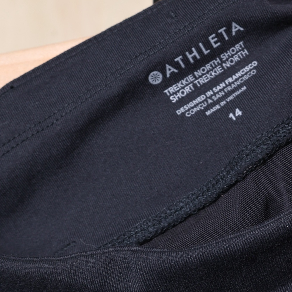 Athleta Trekkie North Short Black Size 14 - Picture 4 of 4